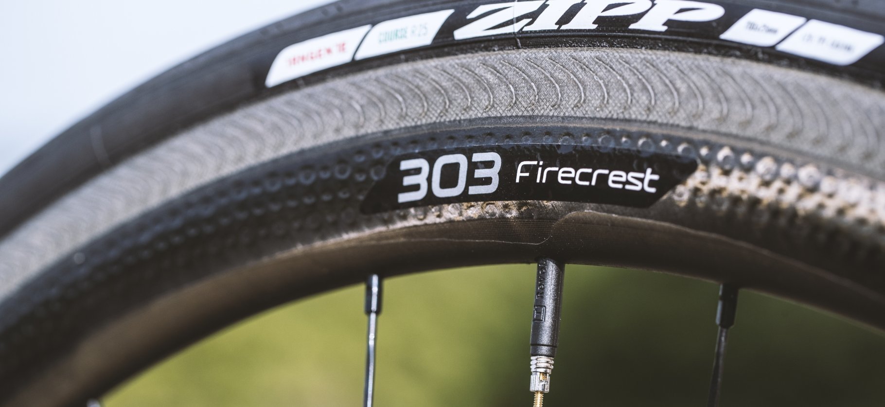 Zipp 303 Firecrest directional carbon wheel rim